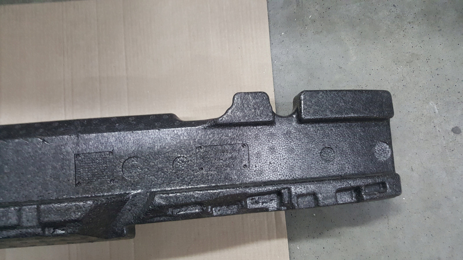 VW TOURAN 1T3 absorber zderzaka przód 1T3807248B
