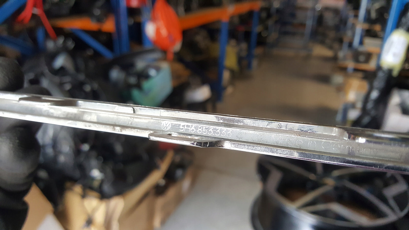 Listwy chrom tył VW GOLF VIII 5H6853331 5H6853332 5H6853333