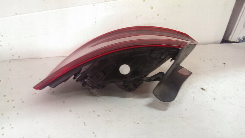 Tylna prawa lampa Audi A3 8V4945096C ORYGINAŁ