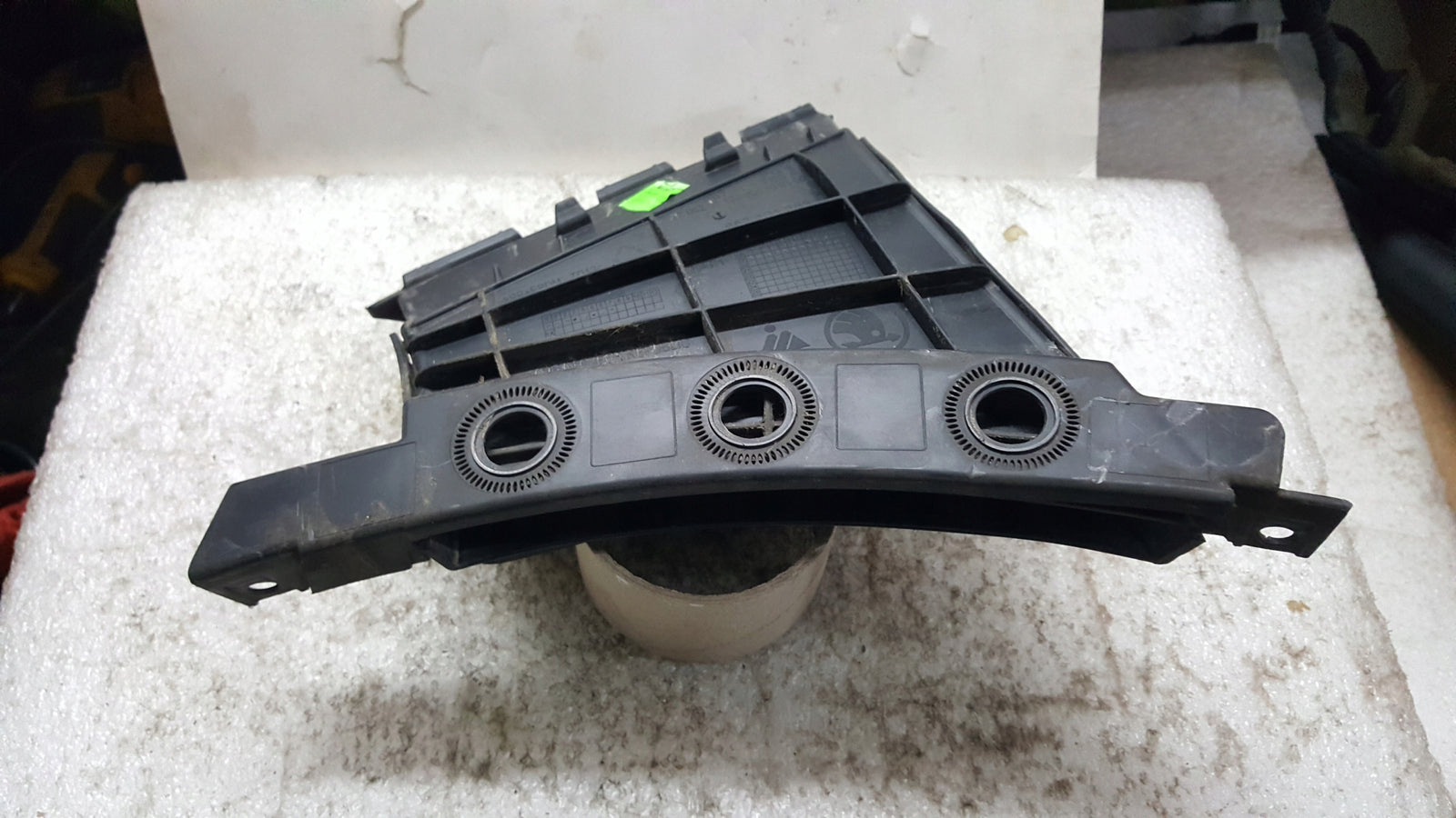 KIEROWNICA POWIETRZA ZDERZAKA LEWA SKODA SCALA 657121763 657121763A