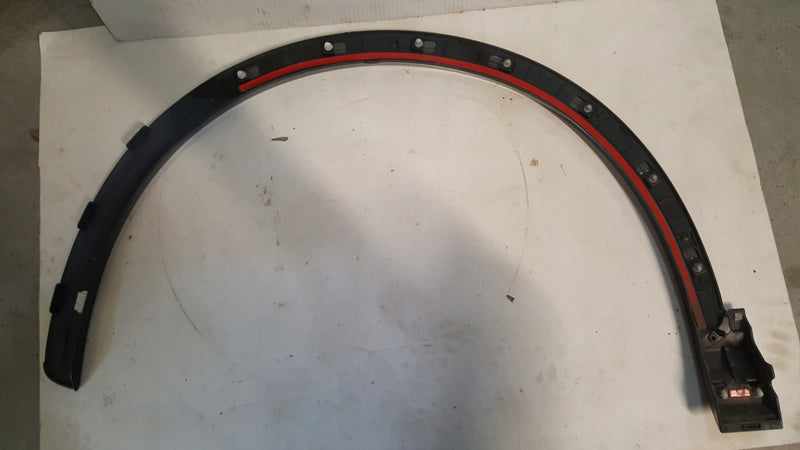 Listwa błotnika prawy przód AUDI Q3 8U0853718A demontaż