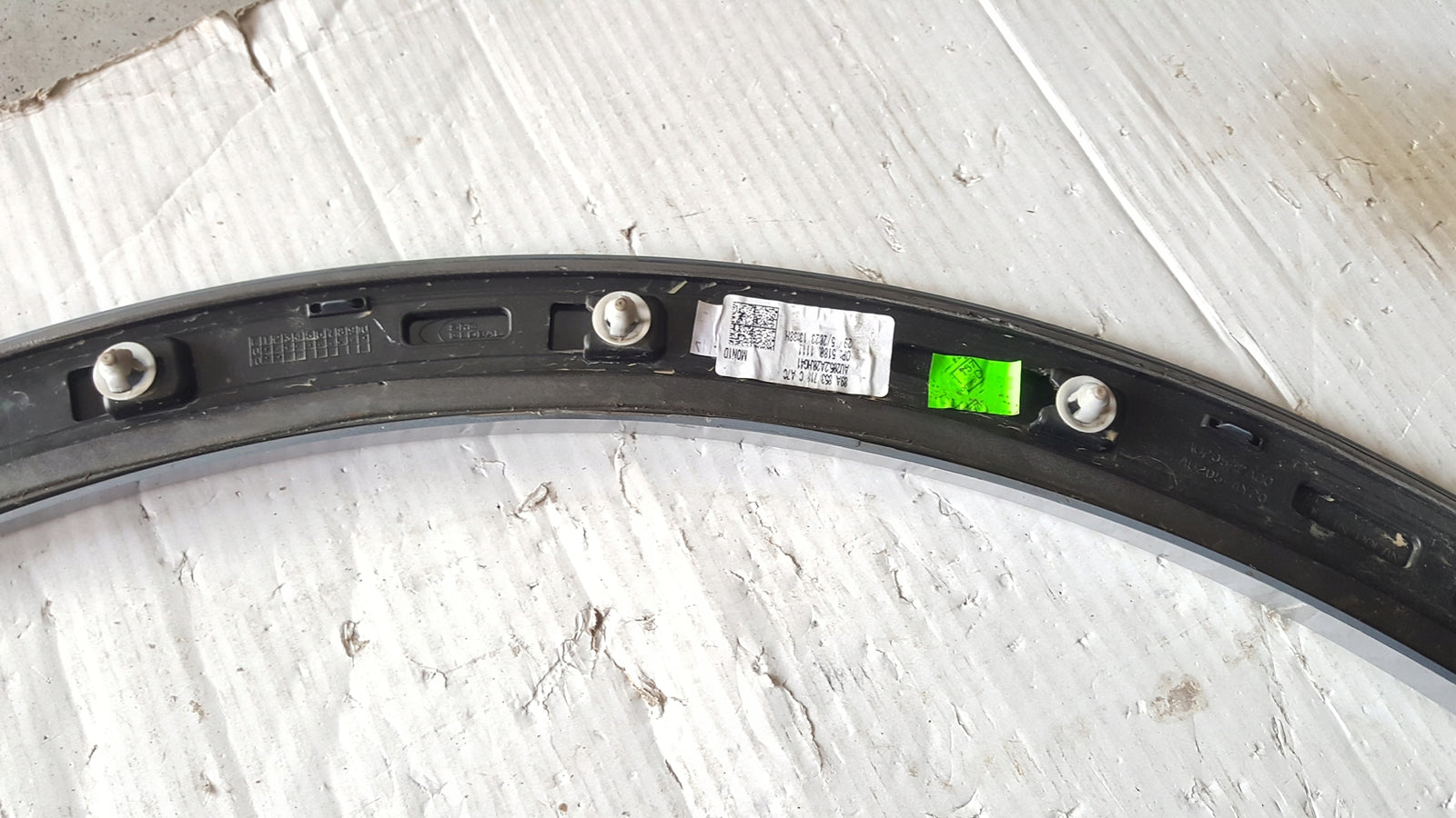 Listwa błotnika prawy przód AUDI Q4 e-tron 89A853718C demontaż
