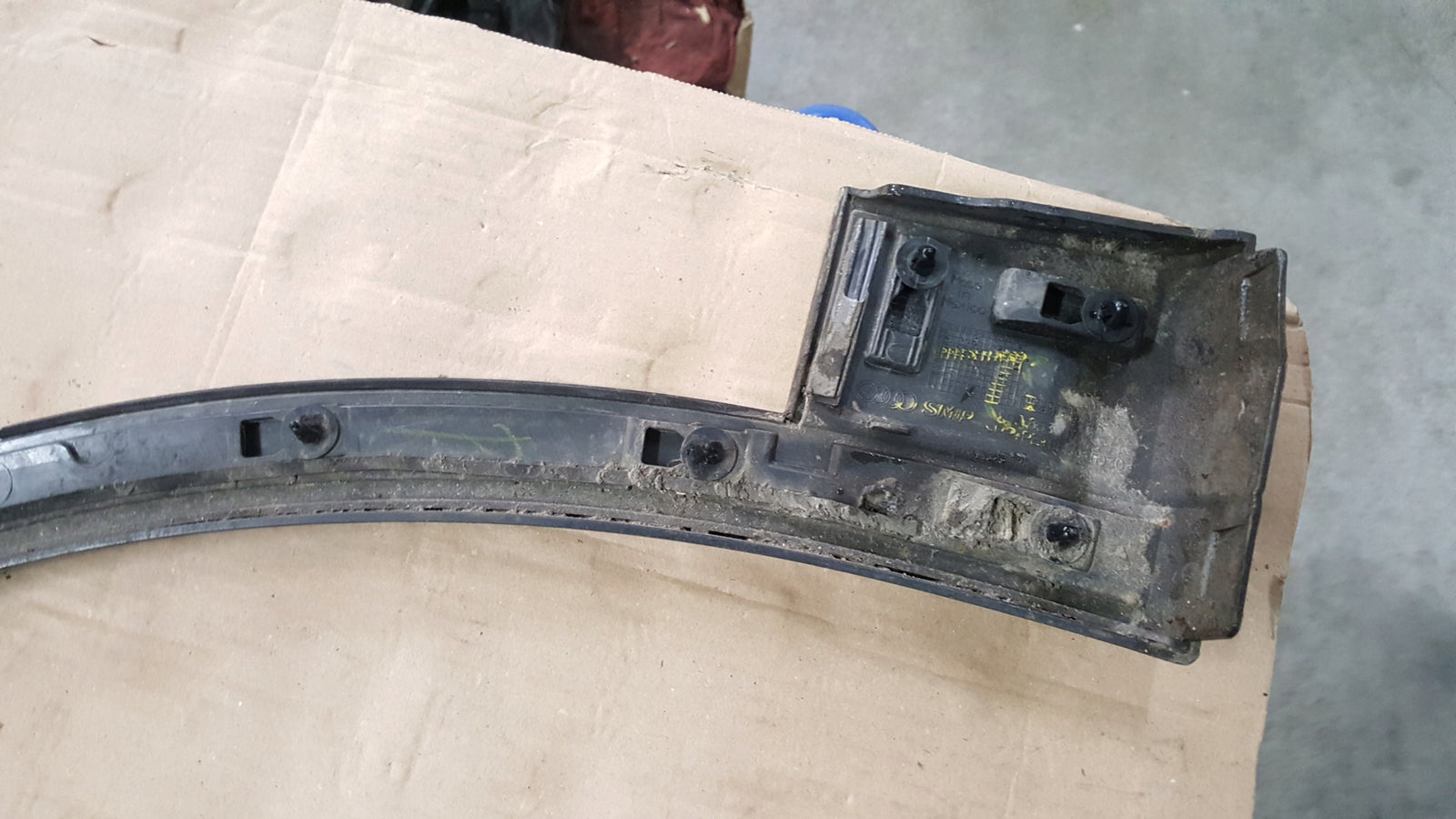 AUDI Q5 II S LINE 80A PRAWA LISTWA NAKŁADKA NA BŁOTNIK PRZÓD 80A853718F
