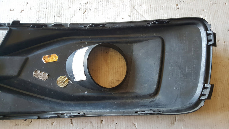 Kratka zderzaka prawy przód AUDI A6 C7 4G0807682AE