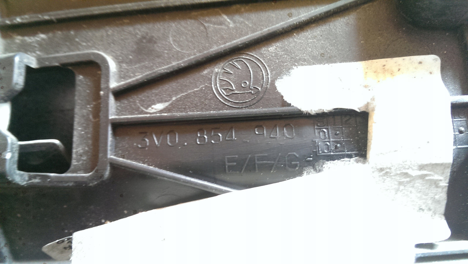 Listwa drzwi prawy przód SKODA SUPERB 3 3V0854940