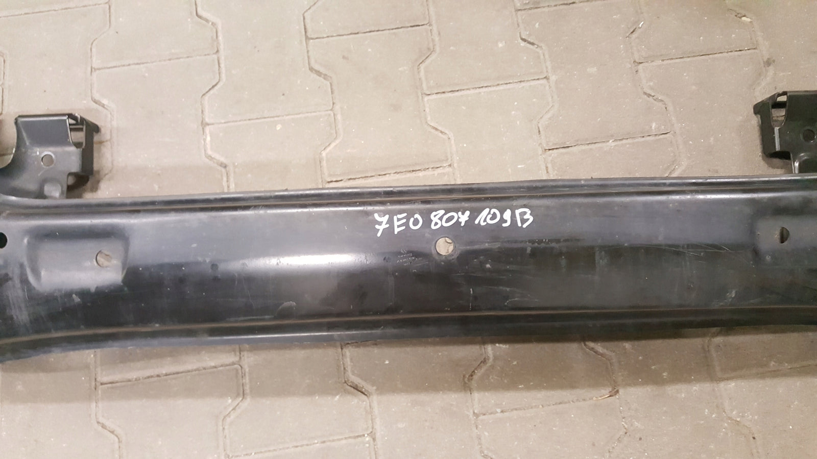 VW T5 LIFT, T6 BELKA W ZDERZAK PRZÓD 7E0807109B