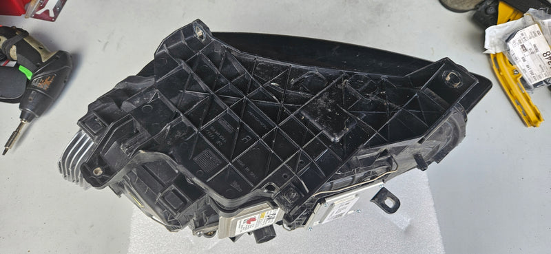 Pr kompletny xenon skr LED Audi Q5 lift 8R0941032C IDEAŁ! Wraz z mocowaniem