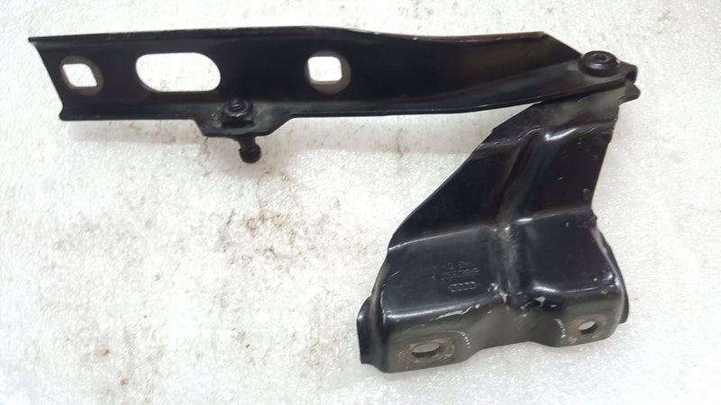 Zawias maski prawy AUDI Q5 8R0823302A demontaż