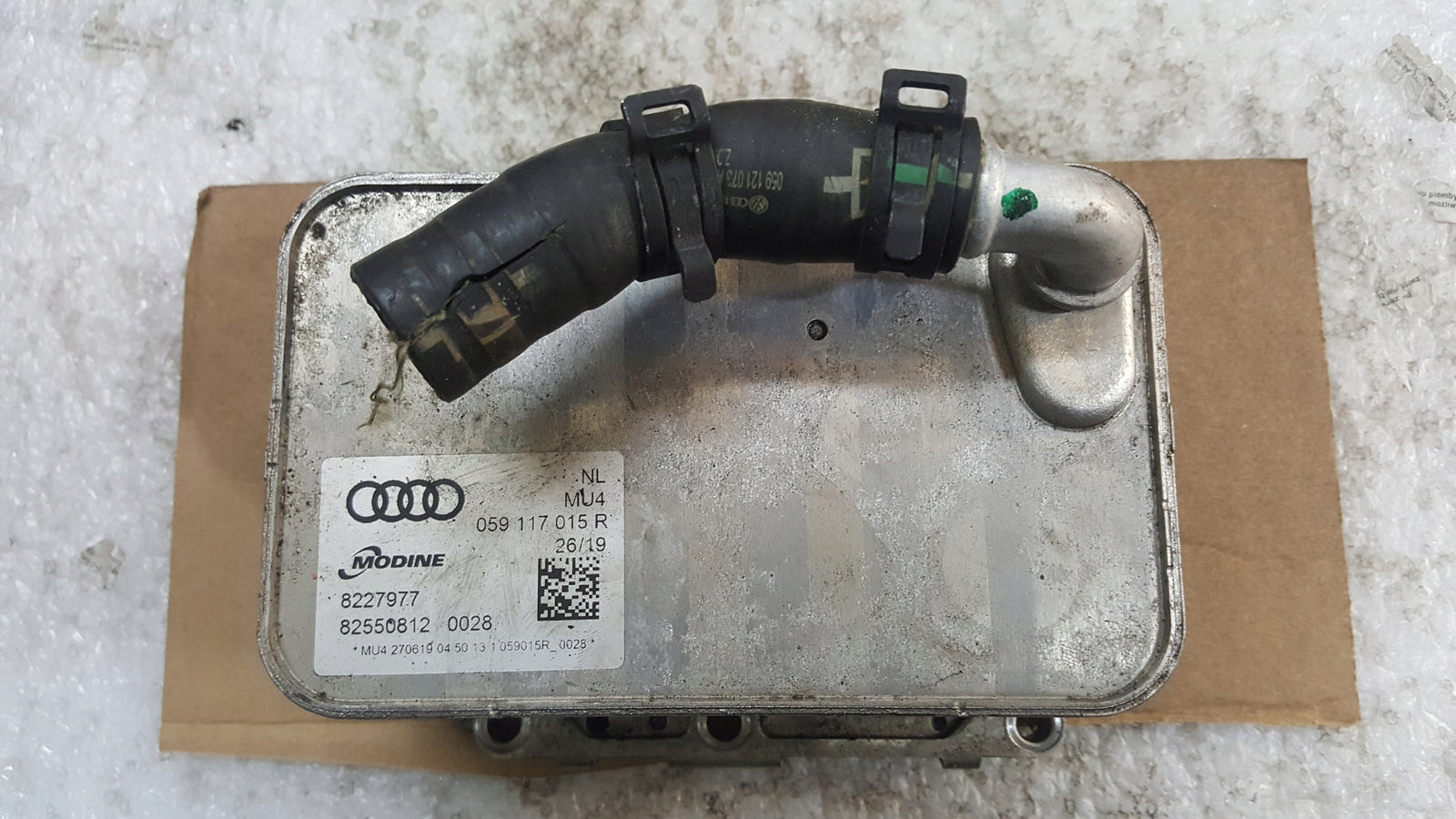 Chłodnica oleju AUDI 3.0 TDI 059117015R demontaż