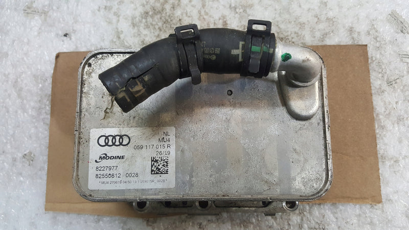 Chłodnica oleju AUDI 3.0 TDI 059117015R demontaż
