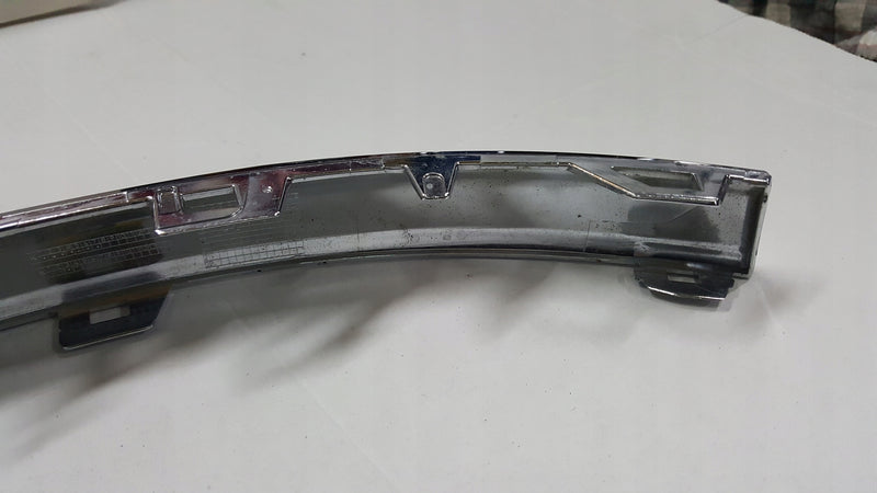 Listwa chrom zderzaka przedniego lewa strona VW TOUAREG 7P6853253 demontaż