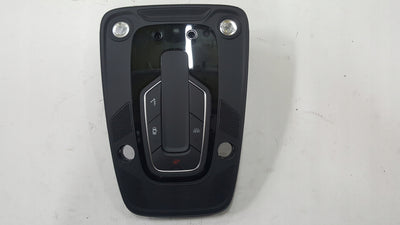 Lampka podsufitki AUDI 4K0947135AE demontaż