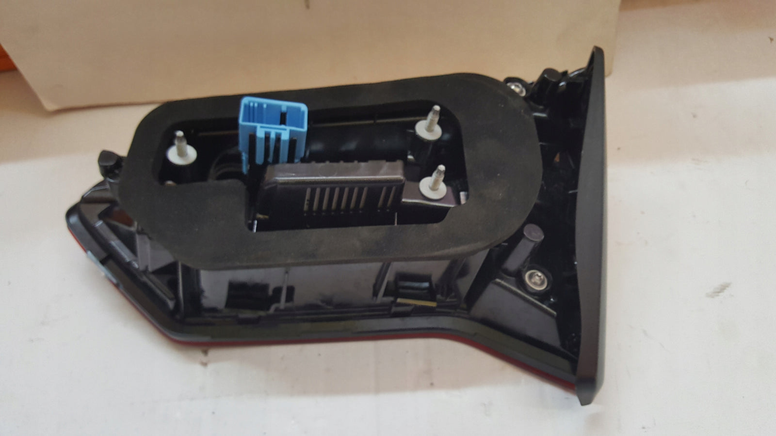 Kompletna tylna lewa lampa LED VW T-ROC 2GA945093B 2GA945095D demontaż