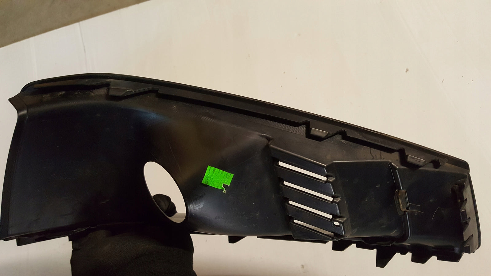 Kratka zderzaka lewa AUDI A4 B9 lift 8W0807681AK