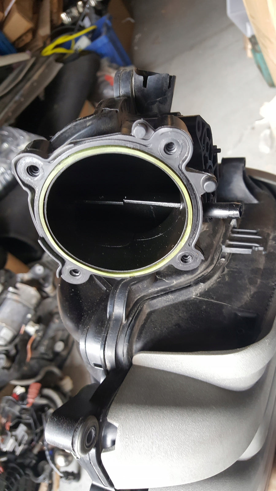 kolektor ssący Audi Vw 3.2 FSI 2.8 06E133210L