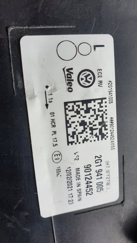 LE reflektor Vw POLO 2G1941005 2020r DEMONTAŻ