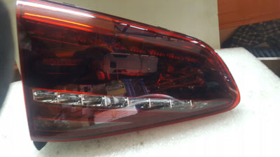 Lewa tylna lampa LED w klapę VW Golf VII 5G0945307D demontaż