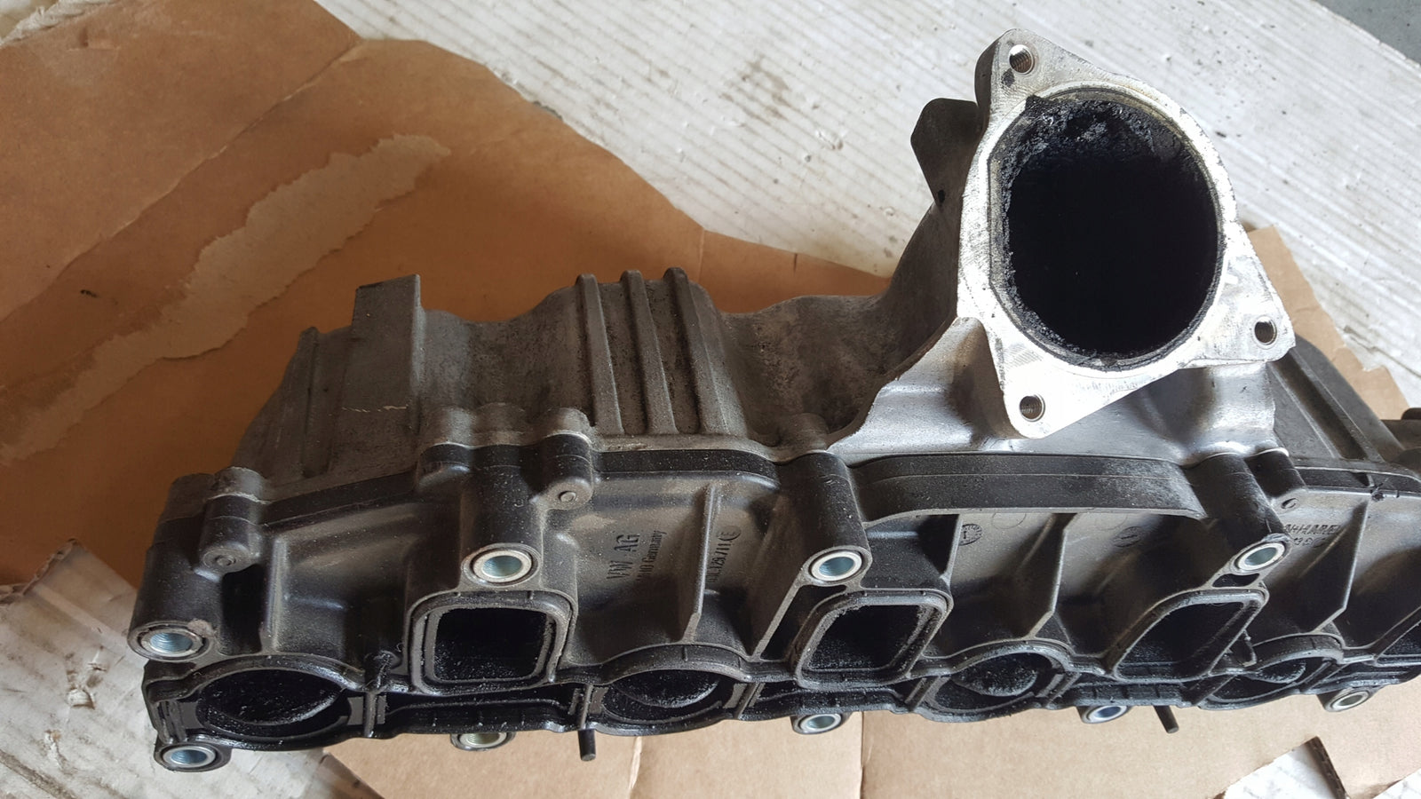 kolektor ssący VW AUDI SEAT SKODA 03L129711E