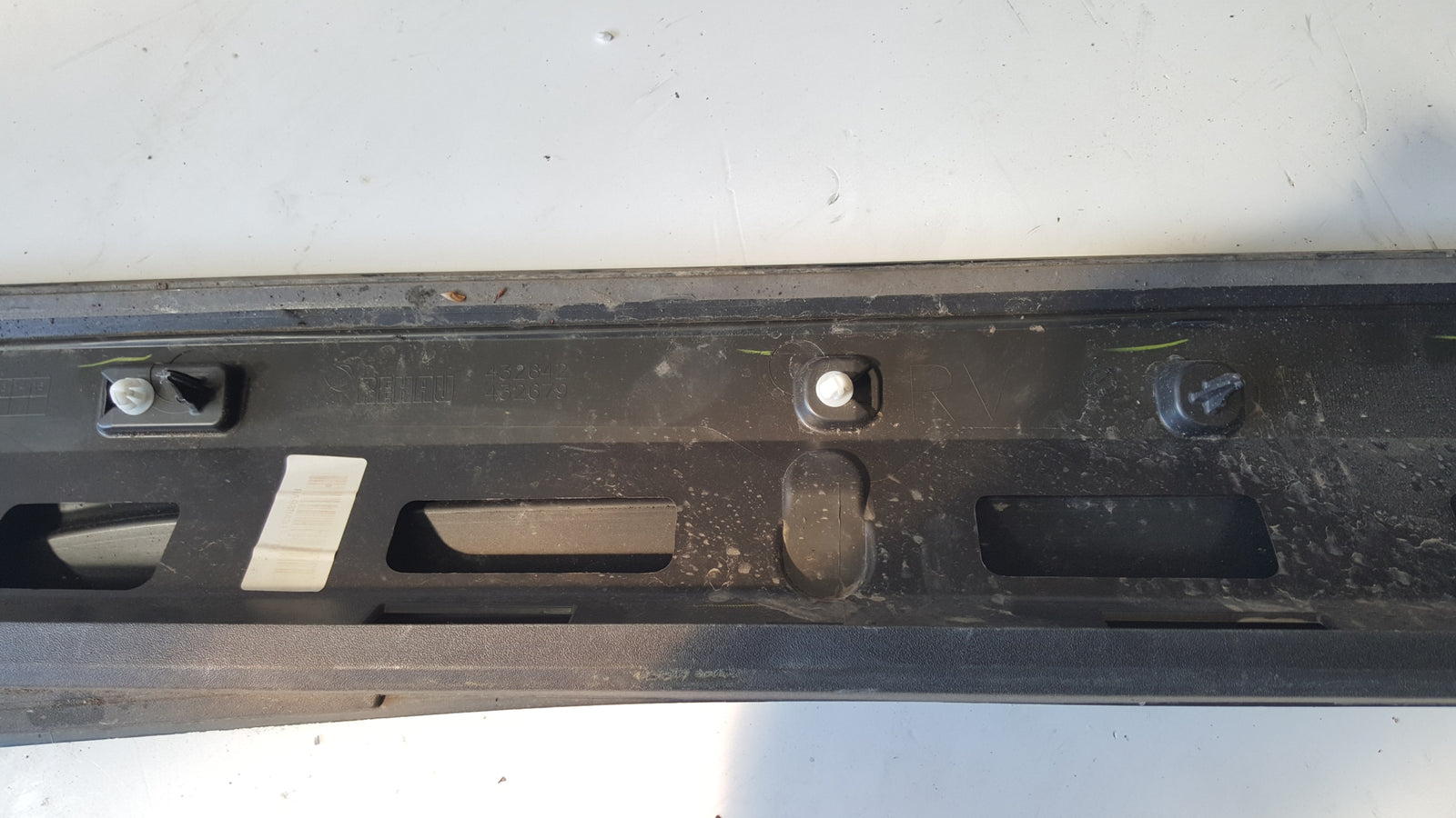 Listwa drzwi prawy przód AUDI Q3 II 83A853960A/B