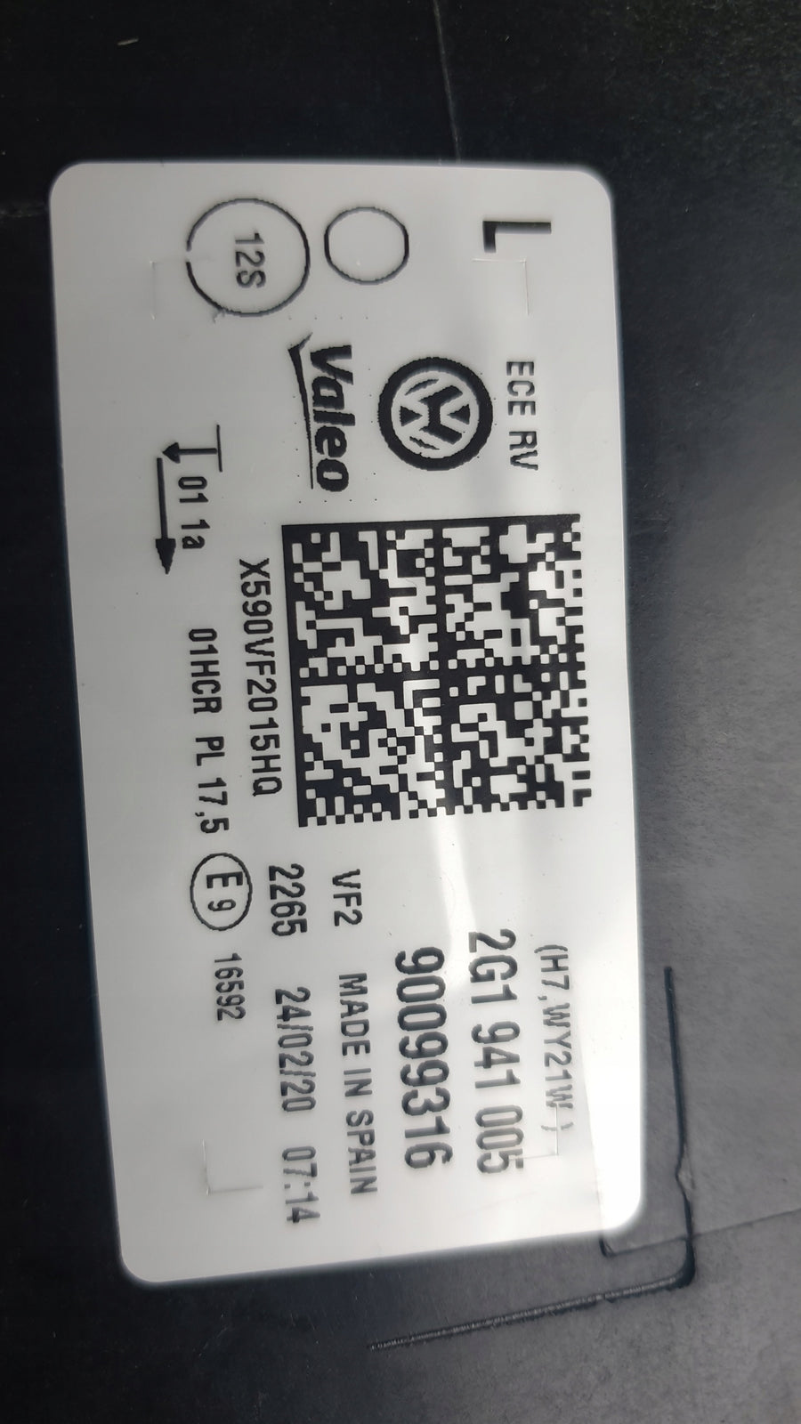 LE reflektor Vw POLO 2G1941005 2020r DEMONTAŻ