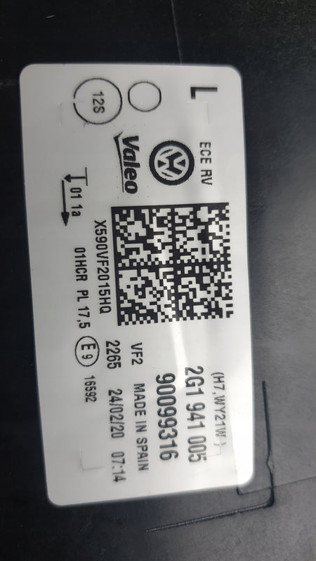 LE reflektor Vw POLO 2G1941005 2020r DEMONTAŻ