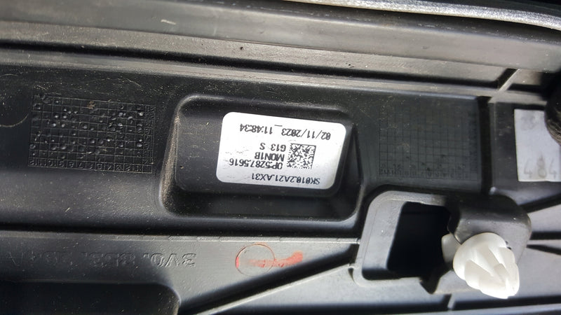 Listwa drzwi prawy przód SKODA SUPERB 3 3V0854940 demontaż