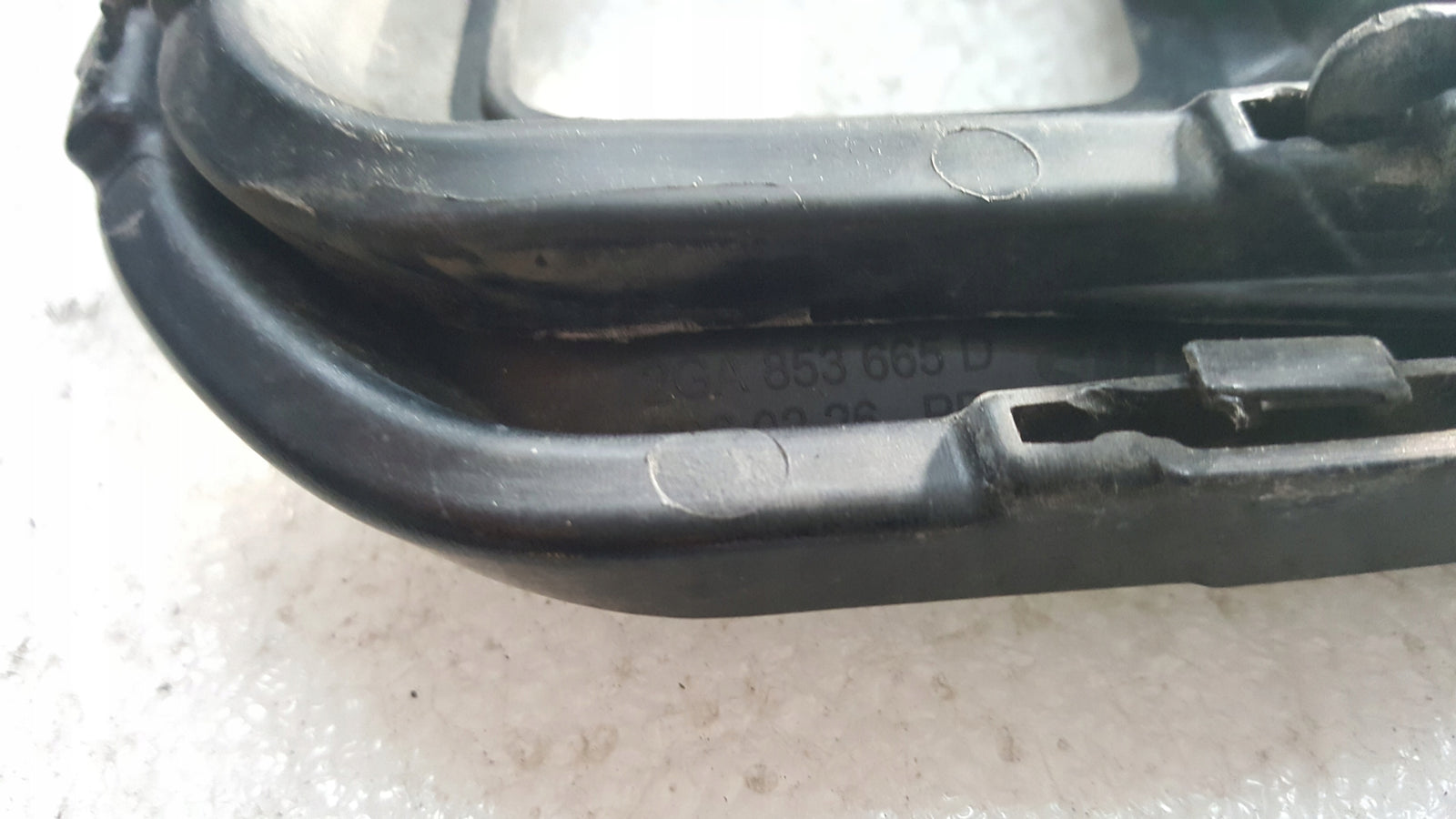 VW T-ROC T ROC KRATKA ZDERZAKA LEWY PRZÓD 2GA853665D 2GA853211P