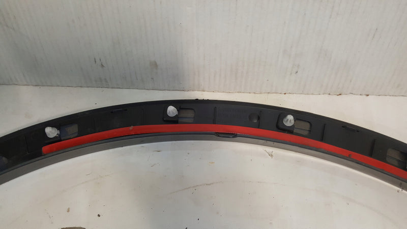 Listwa błotnika prawy przód AUDI Q3 8U0853718A demontaż