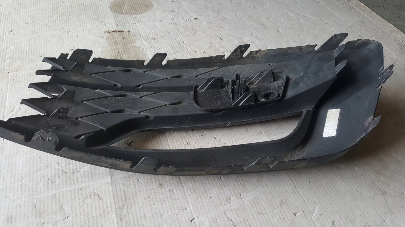 Kratka zderzaka lewy przód SEAT LEON 5FA853665C demontaż
