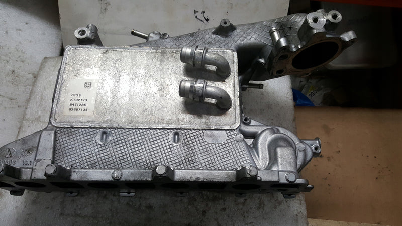 Kolektor ssący VW AUDI SEAT SKODA 2.0 TDI 05L129766Q demontaż