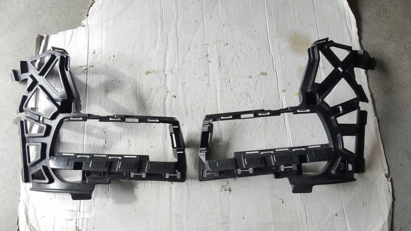 NOWE ORYGINALNE ślizgi zderzaka przedniego VW TOURAN 5TA807723 5TA807724