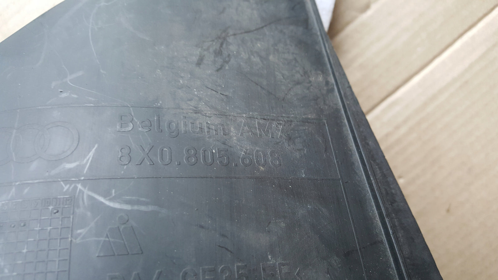 ŚLIZG UCHWYT REFLEKTORA AUDI A1 8X0805608 PRAWY