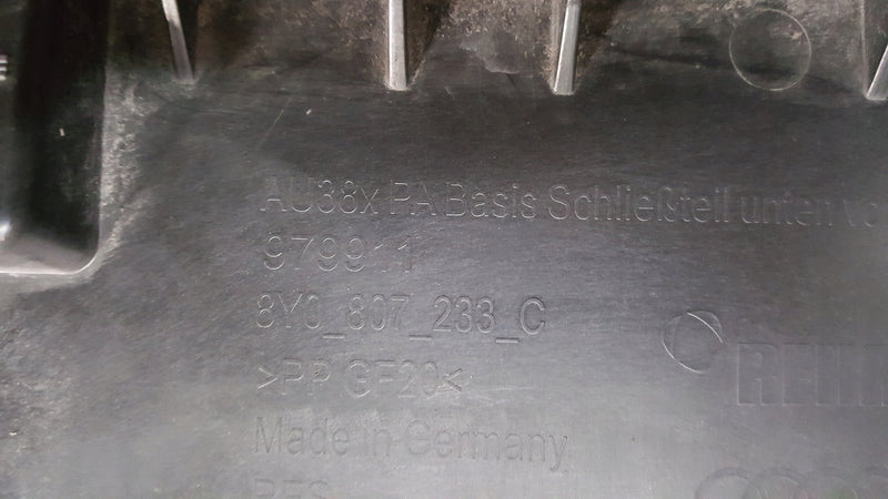 AUDI A3 8Y OSŁONA PŁYTA POD ZDERZAKA ZDERZAKA 8Y0807233C