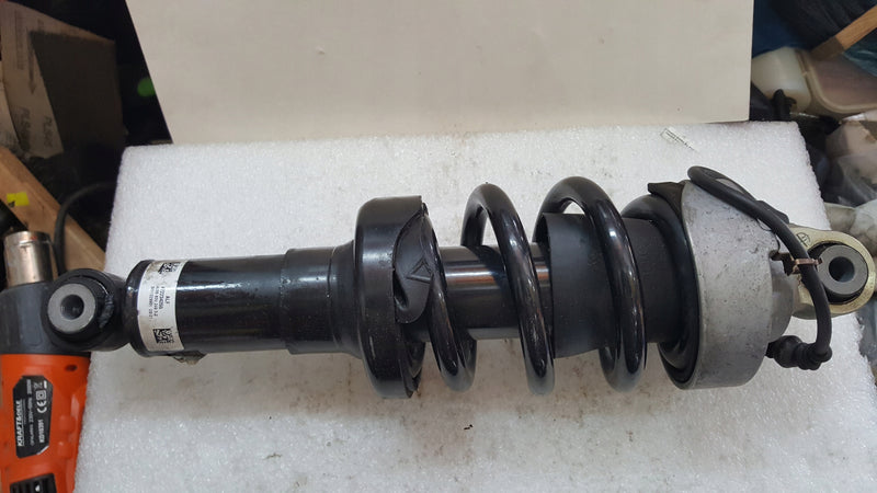 Amortyzator lewy przód AUDI R8 420412019AK demontaż