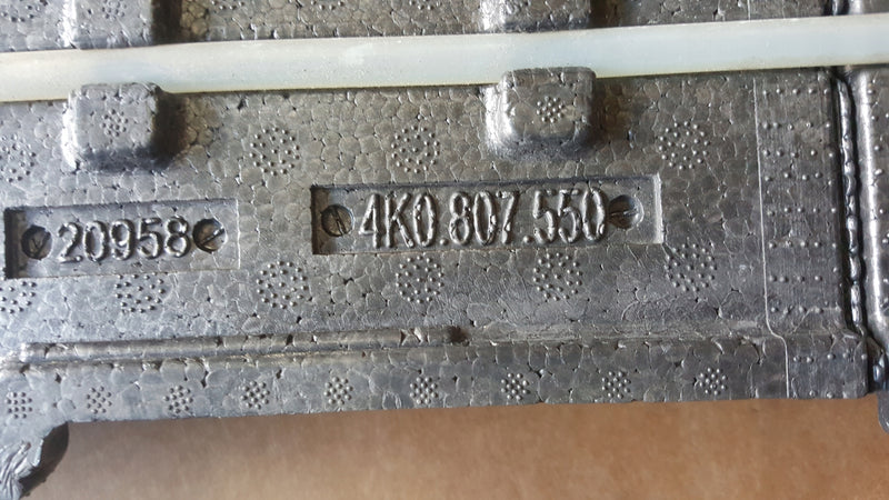 AUDI RS3 8V5 ABSORBER POD ZDERZAK PRZÓD 8V5807550A