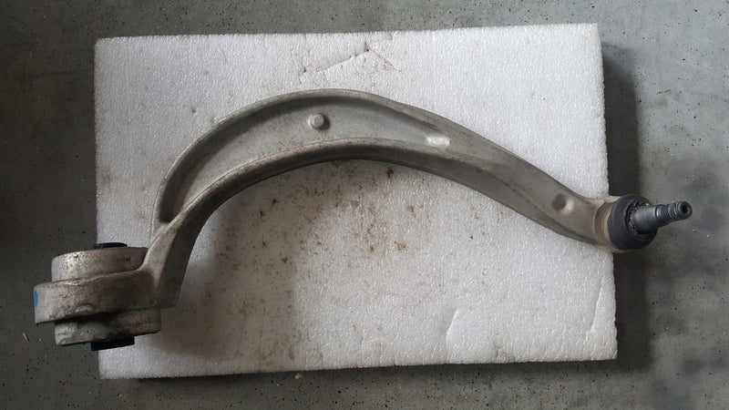 WAHACZ LEWY PRZÓD AUDI A4 B8 A5 8K0407695J