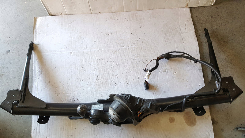 Hak holowniczy AUDI Q3 RSQ3 83A800495 demontaż