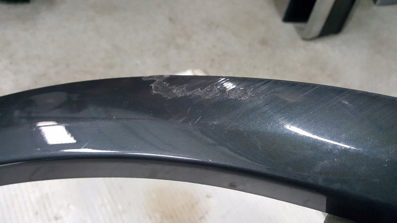 Listwa błotnika prawy tył AUDI Q5 80A853818B demontaż