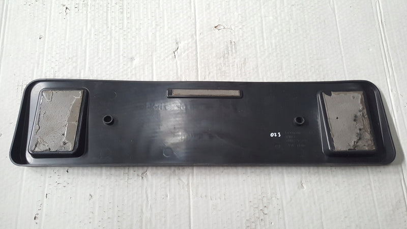 Podkładka tablicy VW SHARAN 7N0827287 demontaż