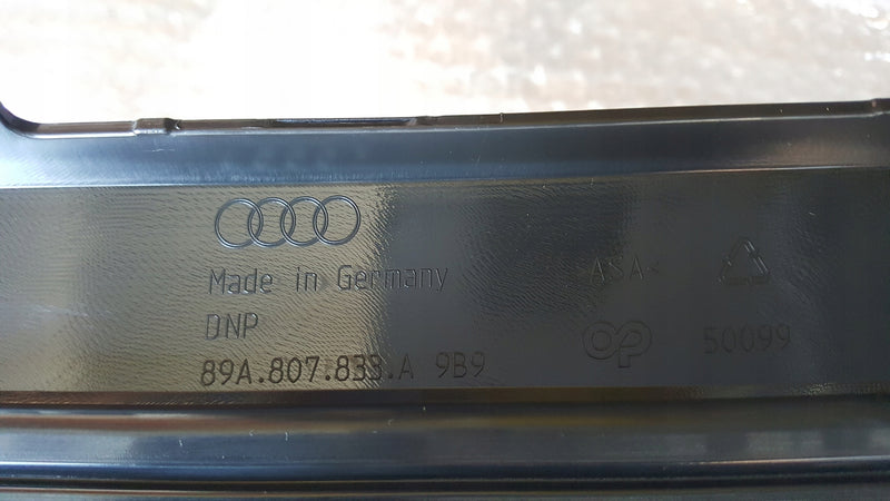 NOWA ORYGINALNA listwa kratka zderzaka tylnego AUDI Q4 e-tron 89A807833A