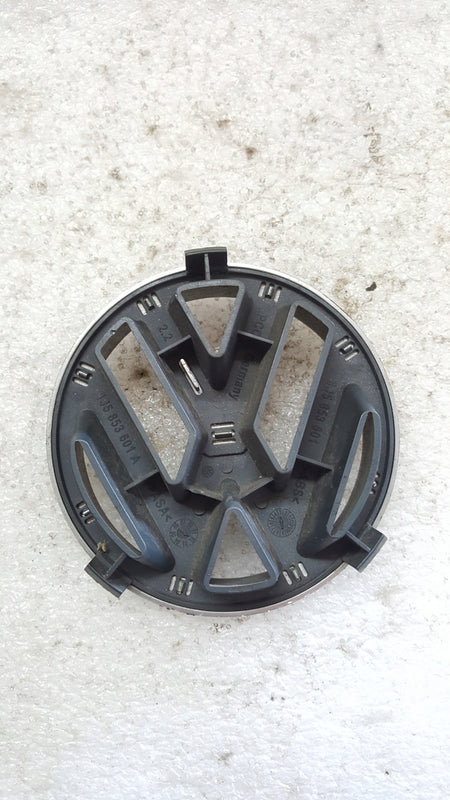 ZNACZEK EMBLEMAT KLAPY VOLKSWAGEN 1J5853601A