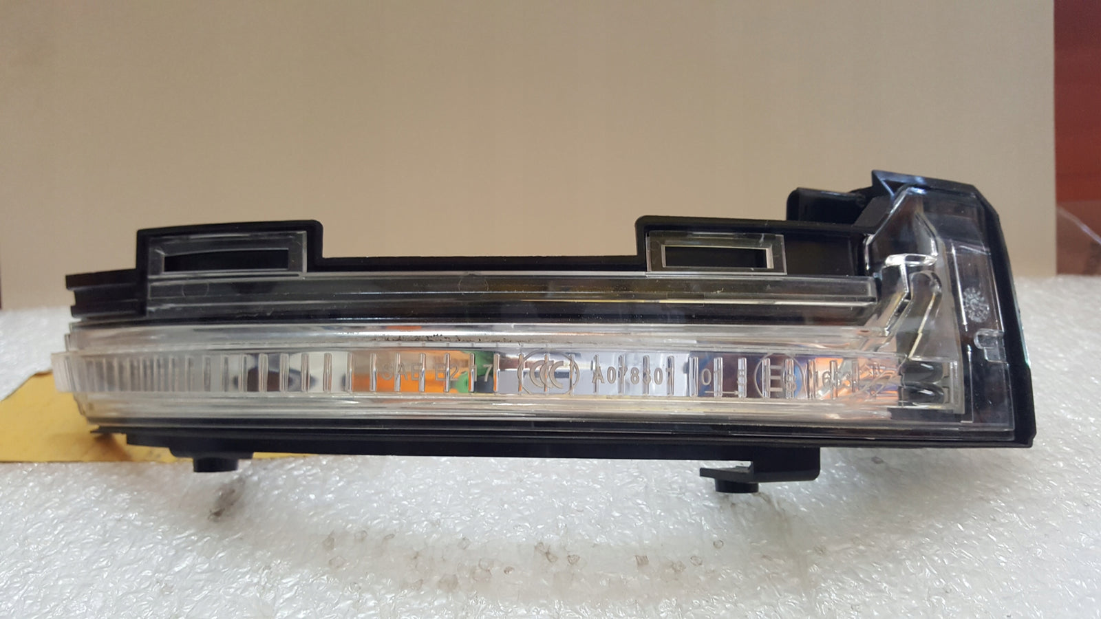 Prawy kierunkowskaz lusterka VW TOUAREG 760949102