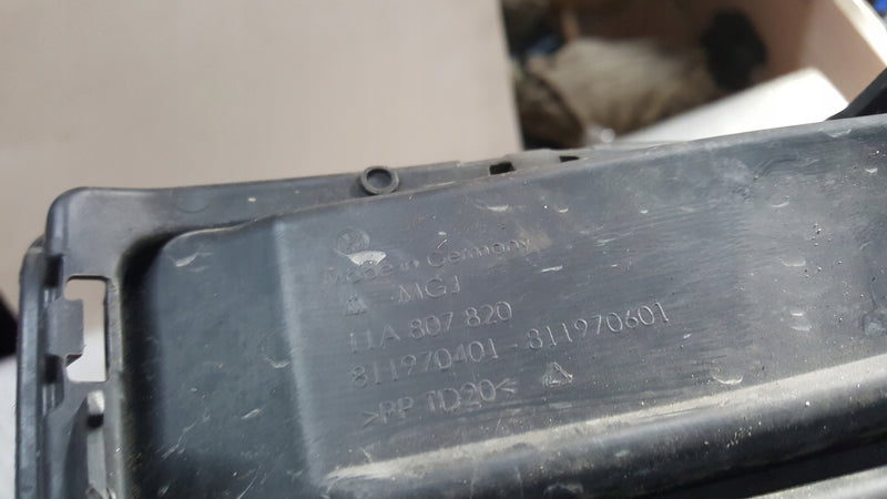 Kratka zderzaka prawy przód VW ID.4 11A807820 demontaż