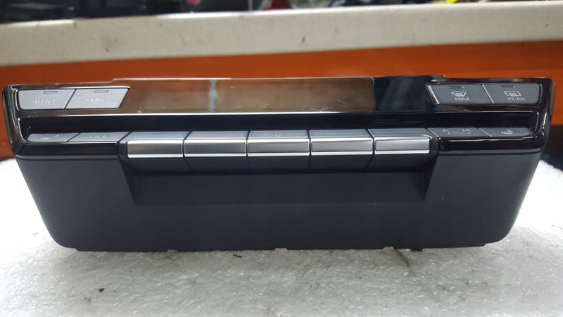 Panel klimatyzacji AUDI A3 8Y0820043A demontaż