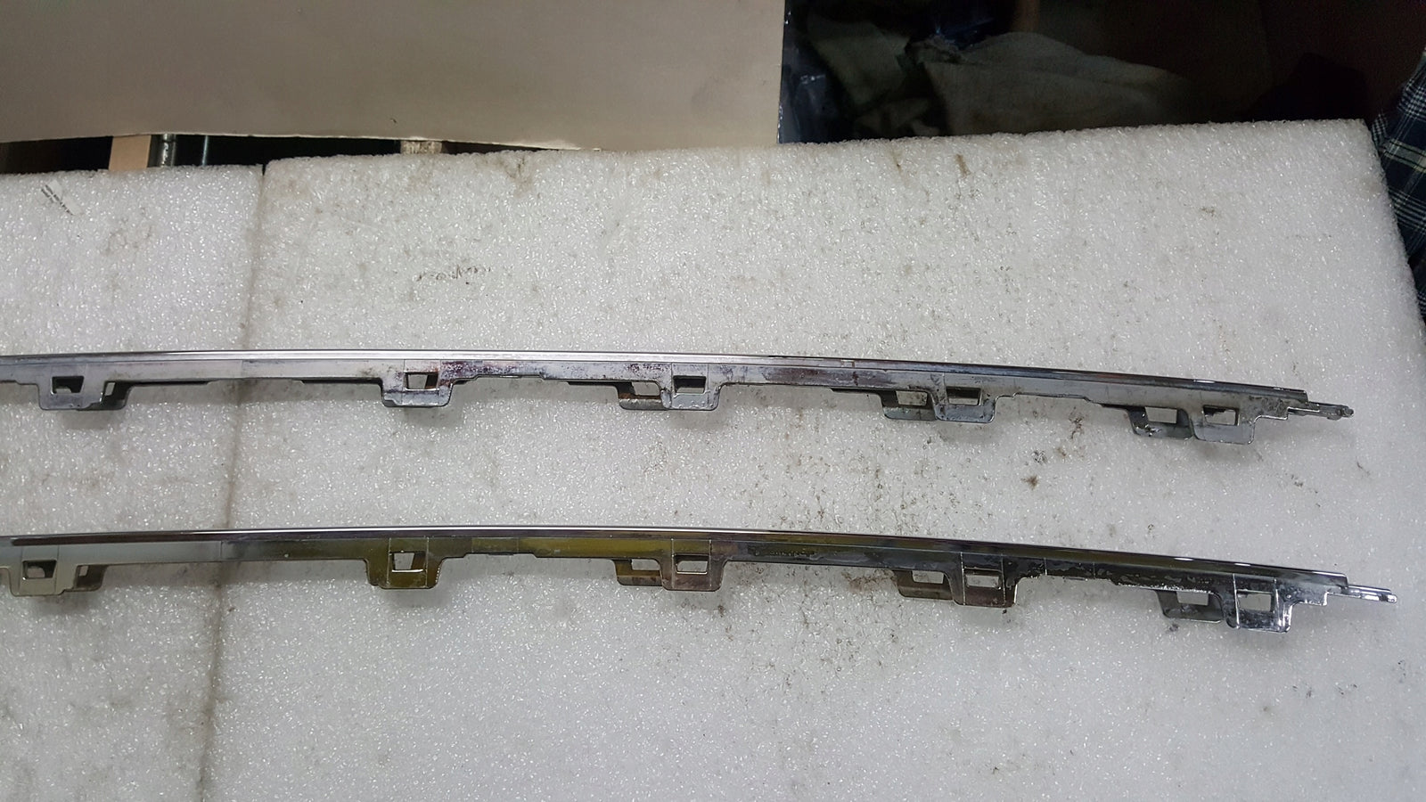 Listwa chrom zderzaka tylnego VW ARTEON 3G8853835B demontaż