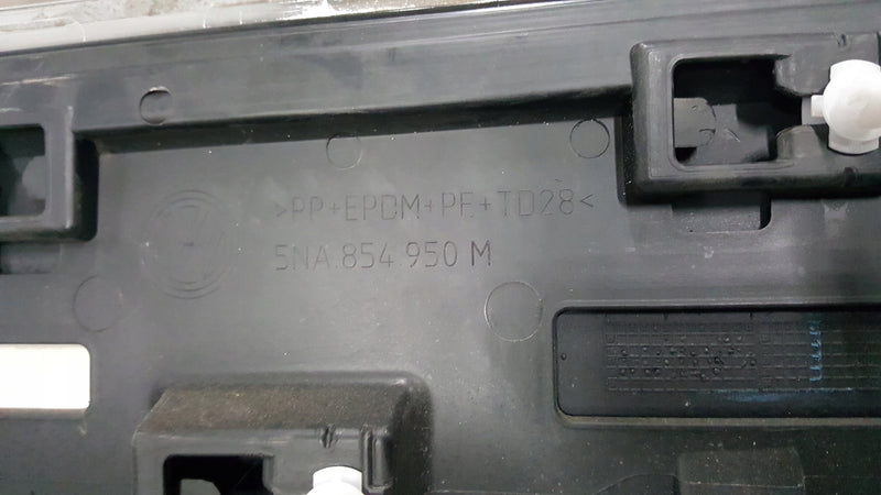 Listwa drzwi prawy tył -- VW TIGUAN 5NA854950M demontaż