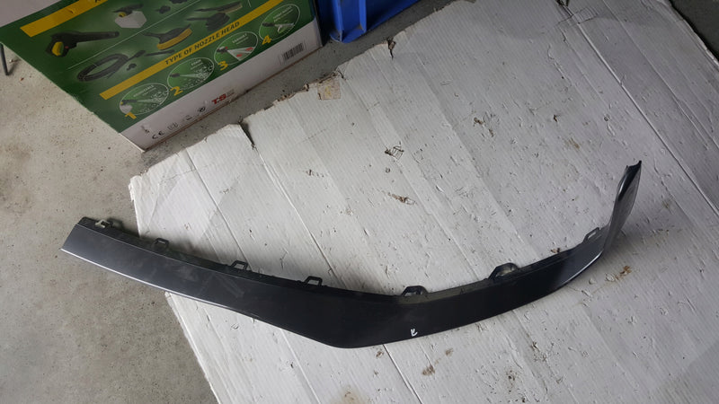 Listwa zderzaka przedniego lewa strona SEAT LEON 5FA853711A demontaż
