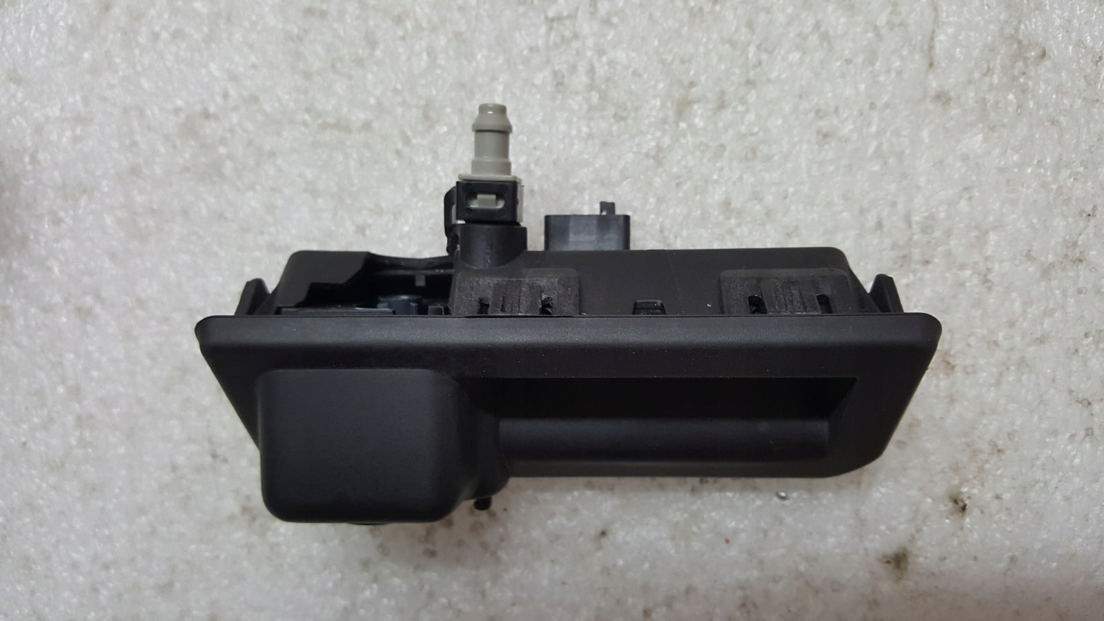Kamera cofania VW TOUAREG AUDI A6(C8) RS6 Q8 RSQ8 Q7 760827566 demontaż