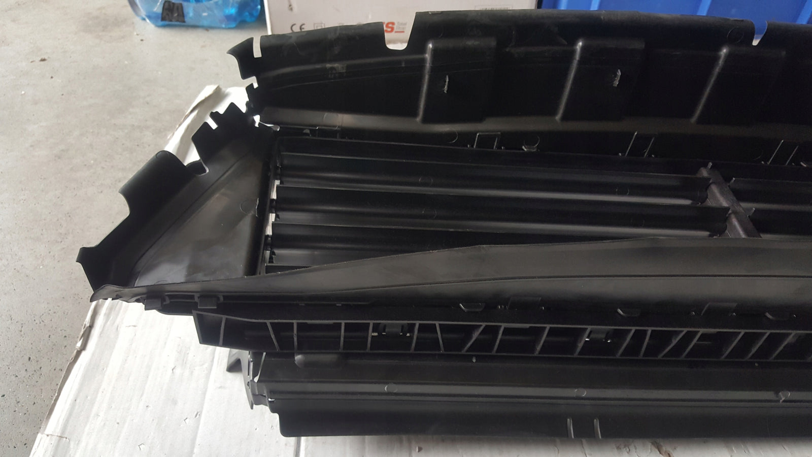 NOWA ORYGINALNA kierownica powietrza żaluzja SEAT LEON 5FA971277