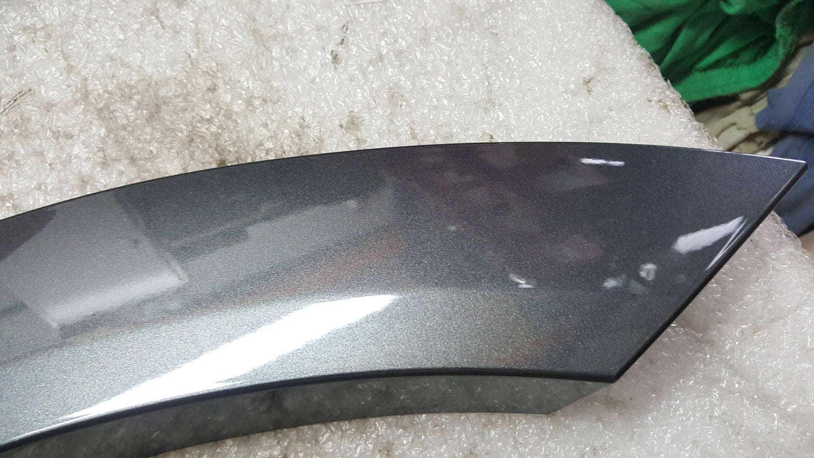 Listwa drzwi lewy tył AUDI E-TRON 4KE854819A